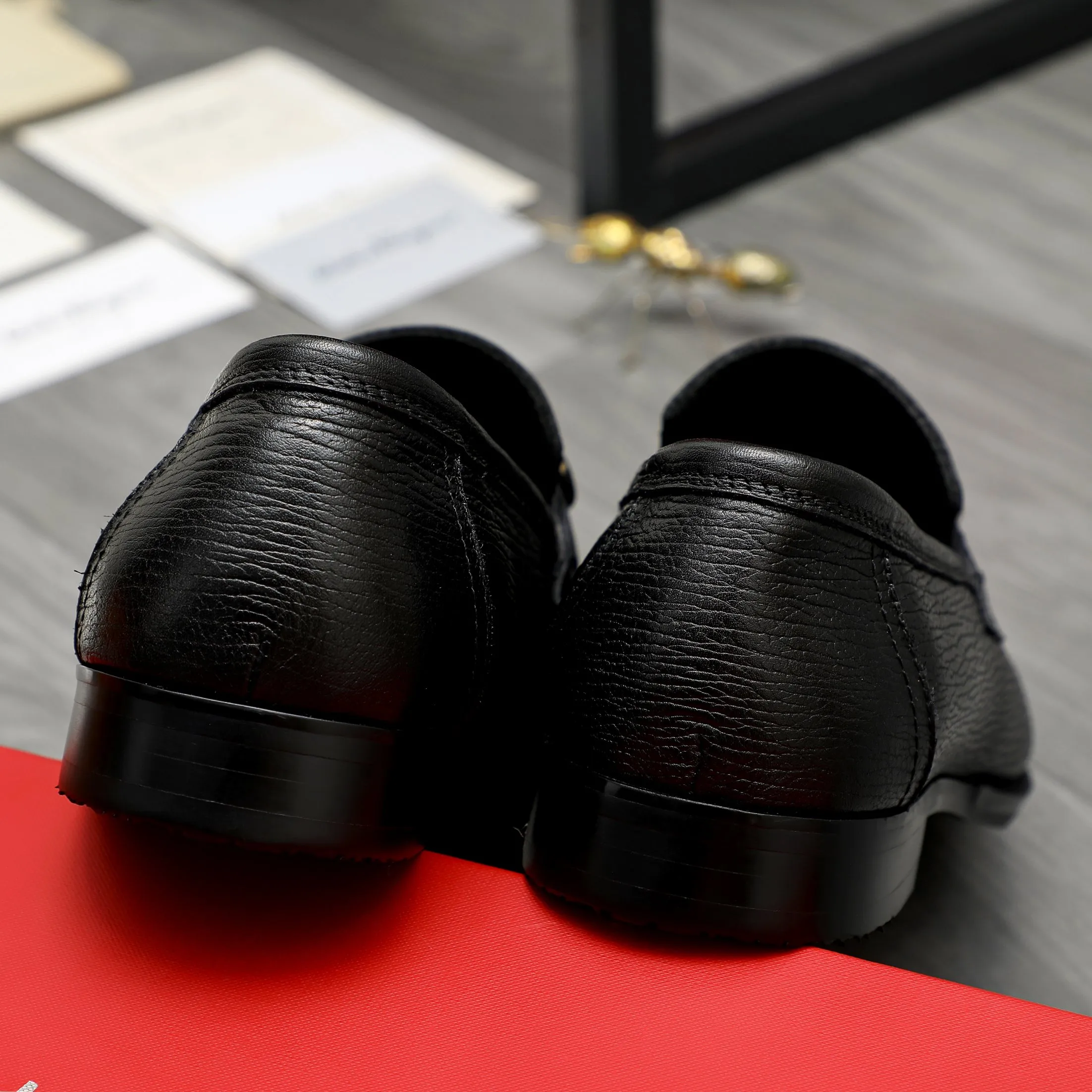 Men's shoes 💰540 Product trademark: Ferragamo "Ferragamo" business casual slip-on leather shoes. Regular size: 39-45 (45. Customized, non-returnable) Product materials: Selected vertical grain cowhide upper, cowhide lining, original outsole